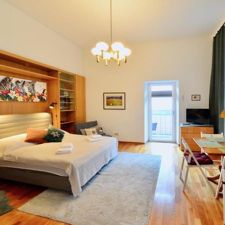 Charming With Balcony In Hip & Trendy Margareten Vienne Extérieur photo