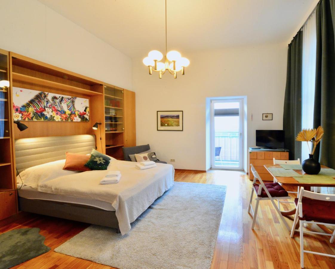Charming With Balcony In Hip & Trendy Margareten Vienne Extérieur photo