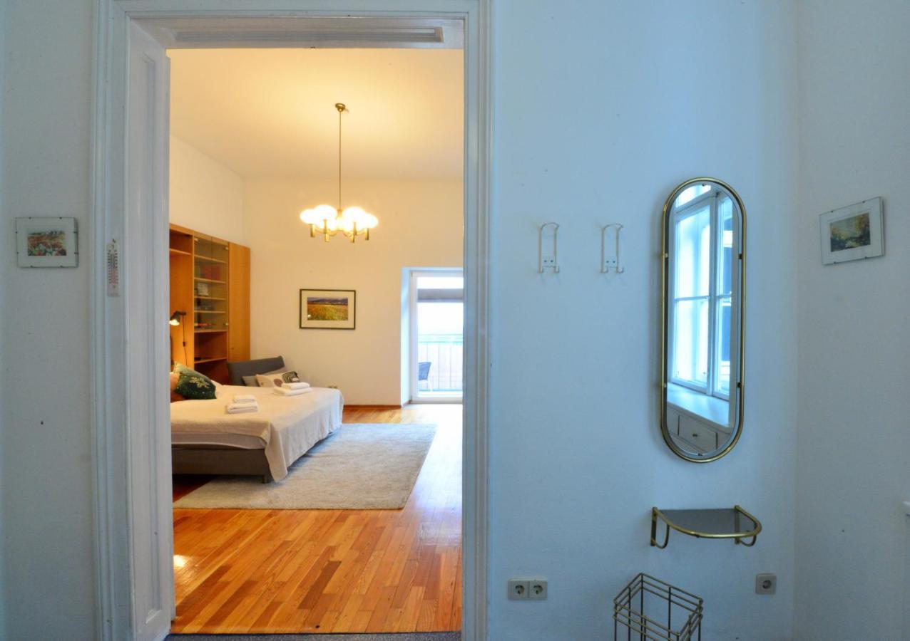 Charming With Balcony In Hip & Trendy Margareten Vienne Extérieur photo